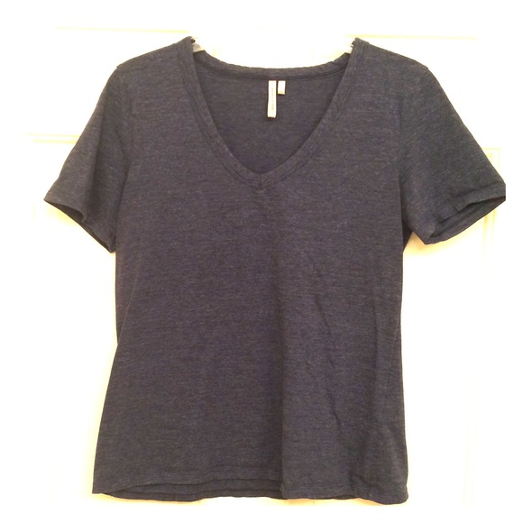 2 for $15 - Banana Republic V-Neck TShirt - Bundle - Picture 1 of 2